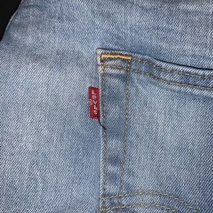 LIGHT WASH MENS LEVIS